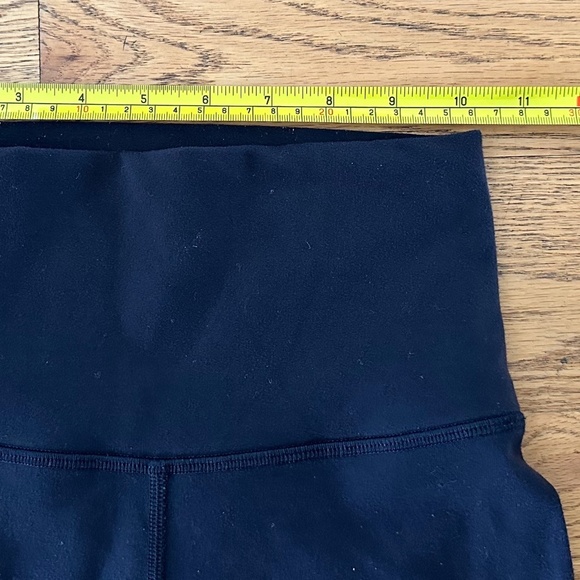 Lululemon Wunder Under Crop 21" Hi-Rise (Size 2) - Picture 2 of 7